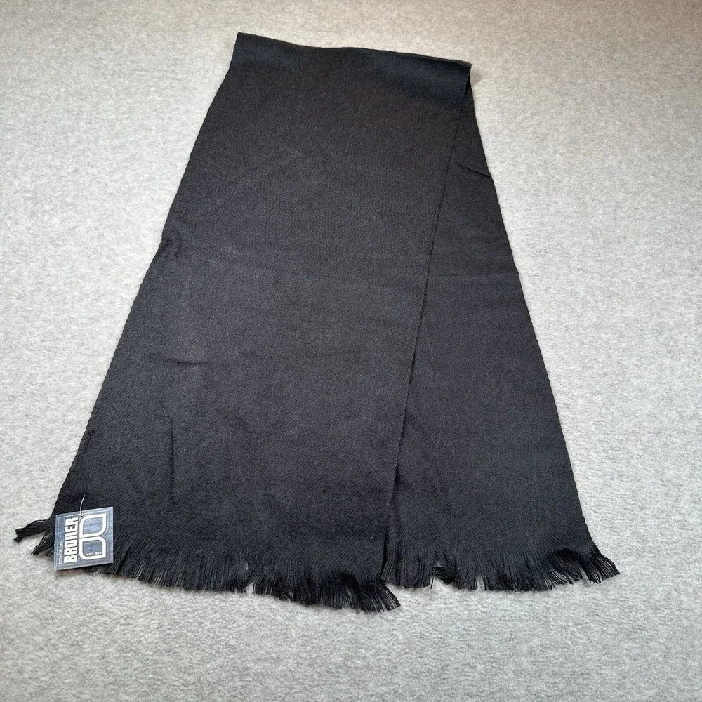 Broner Navy Blue Scarf Acrylic New 52